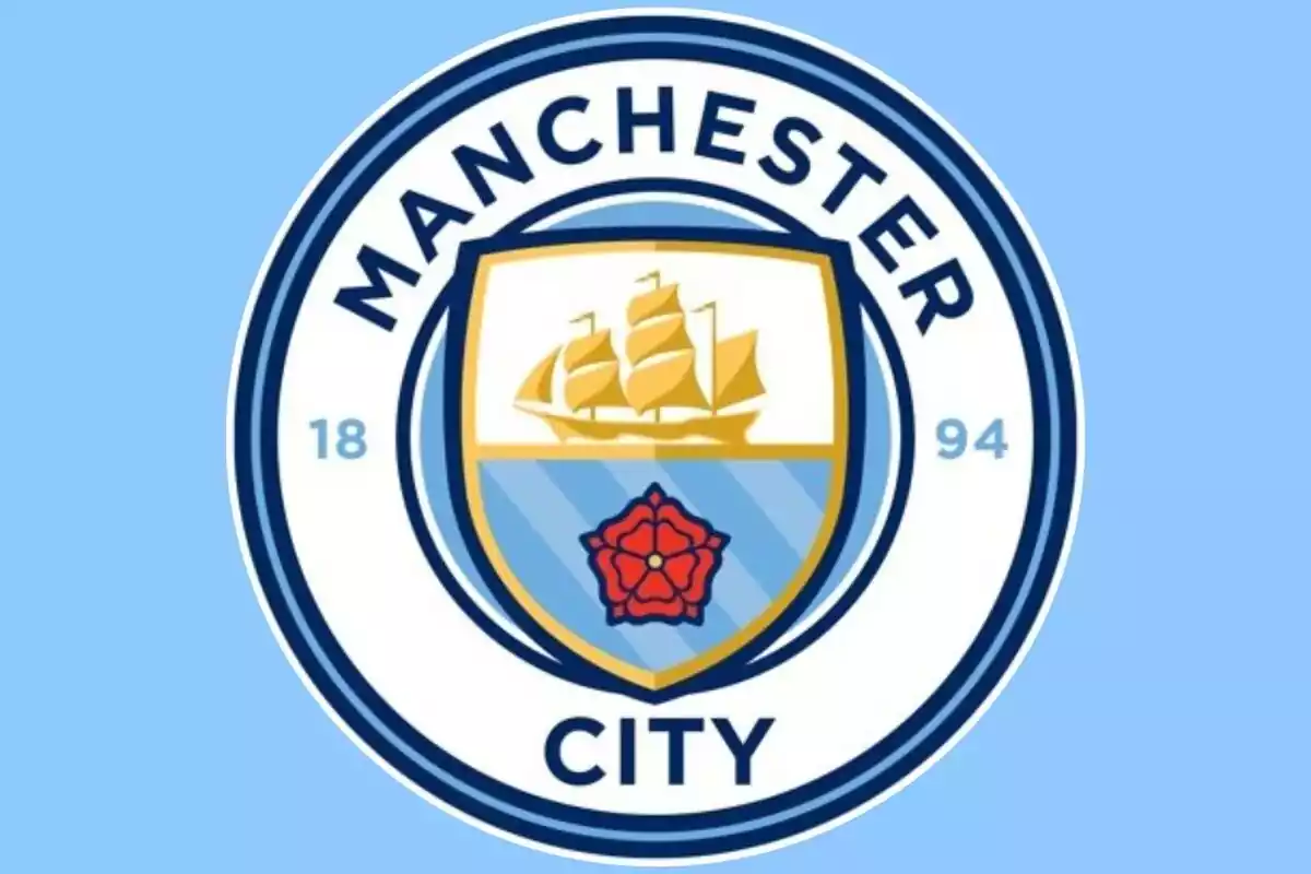 Escudo Manchester City sobre fondo azul claro