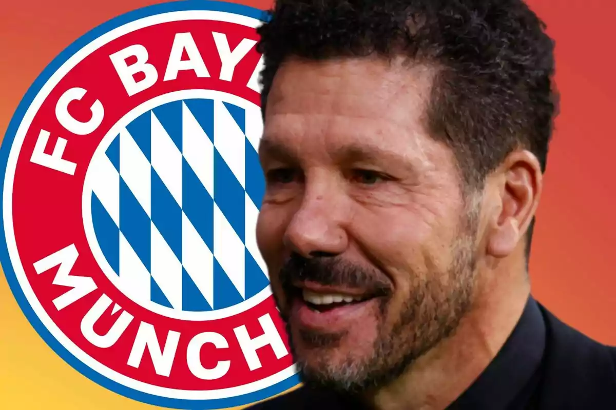 Un hombre sonriente en primer plano con el escudo del FC Bayern Múnich de fondo