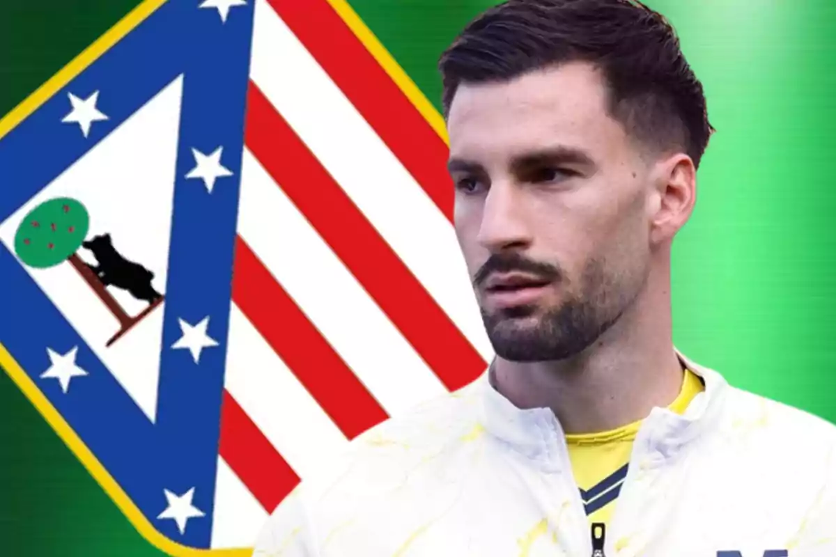 Alex Baena con el escudo