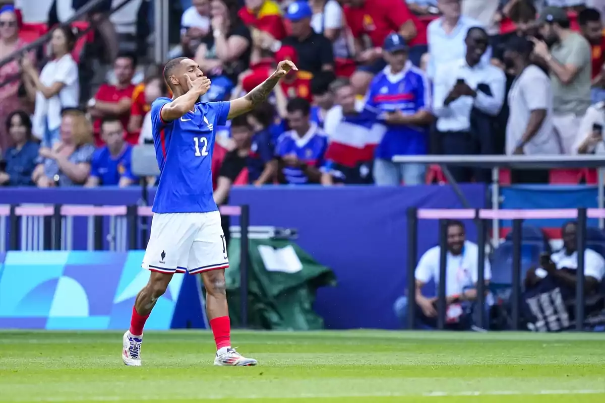 Enzo Millot celebra un gol Enzo Millot celebra un gol