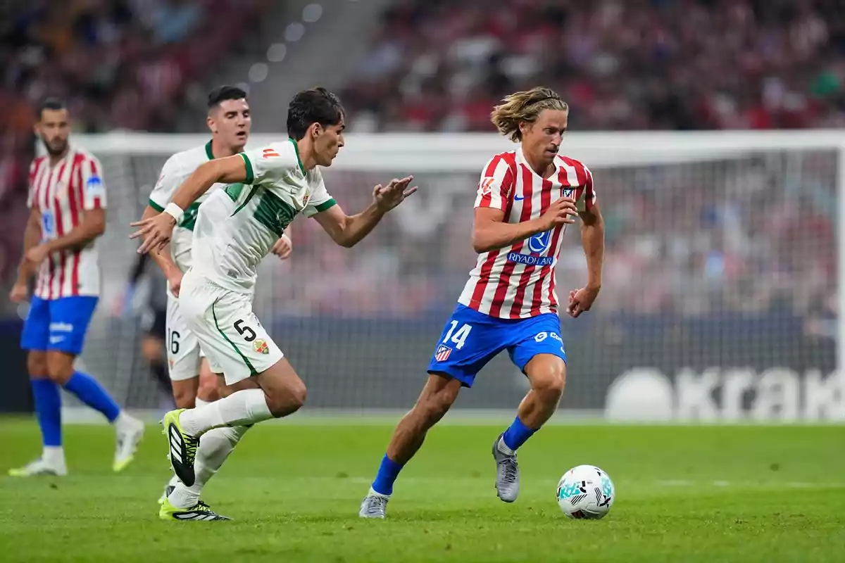 Marcos Llorente ante el Elche Marcos Llorente ante el Elche