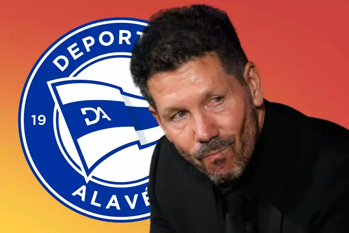 Hombre de cabello rizado y barba con expresión seria frente al escudo del Deportivo Alavés sobre un fondo degradado naranja y rojo