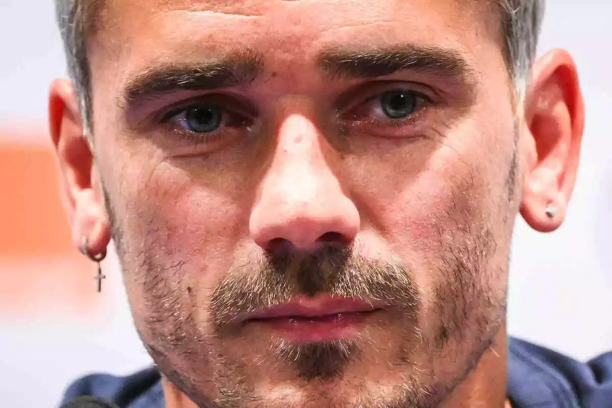 Antoine Griezmann en un primer plano durante una rueda de prensa con la selección francesa