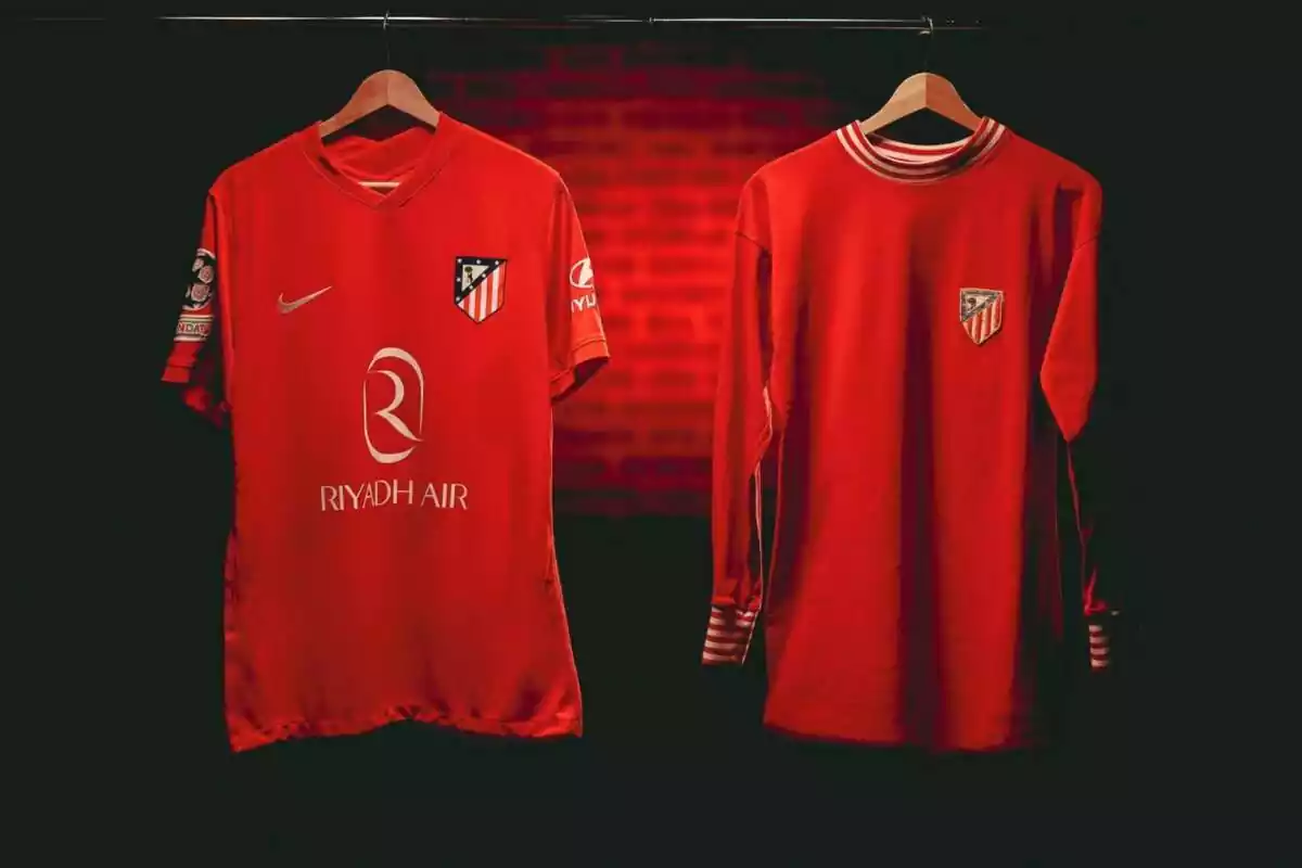 Imagen de las nuevas equipaciones del Atlético de Madrid 2023-24