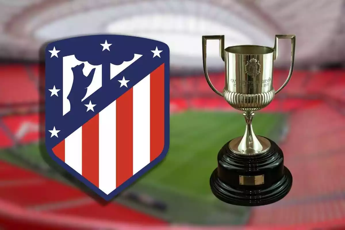 Imagen del escudo del Atlético de Madrid en un montaje en San Mamés con la Copa del Rey