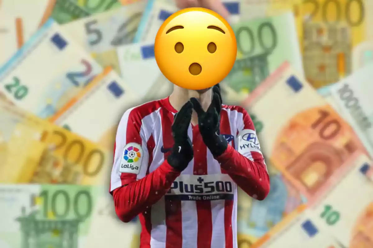 Un jugador de fútbol con la cara cubierta por un emoji sorprendido, vistiendo un uniforme rojo y blanco, con billetes de euro en el fondo.