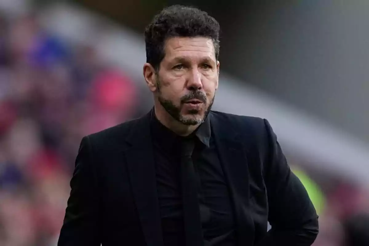 La palabra "Simeone" es un nombre propio y no requiere traducción al inglés. Si te refieres a una frase completa que incluya "Simeone", por favor proporciónala para que pueda ayudarte a traducirla.