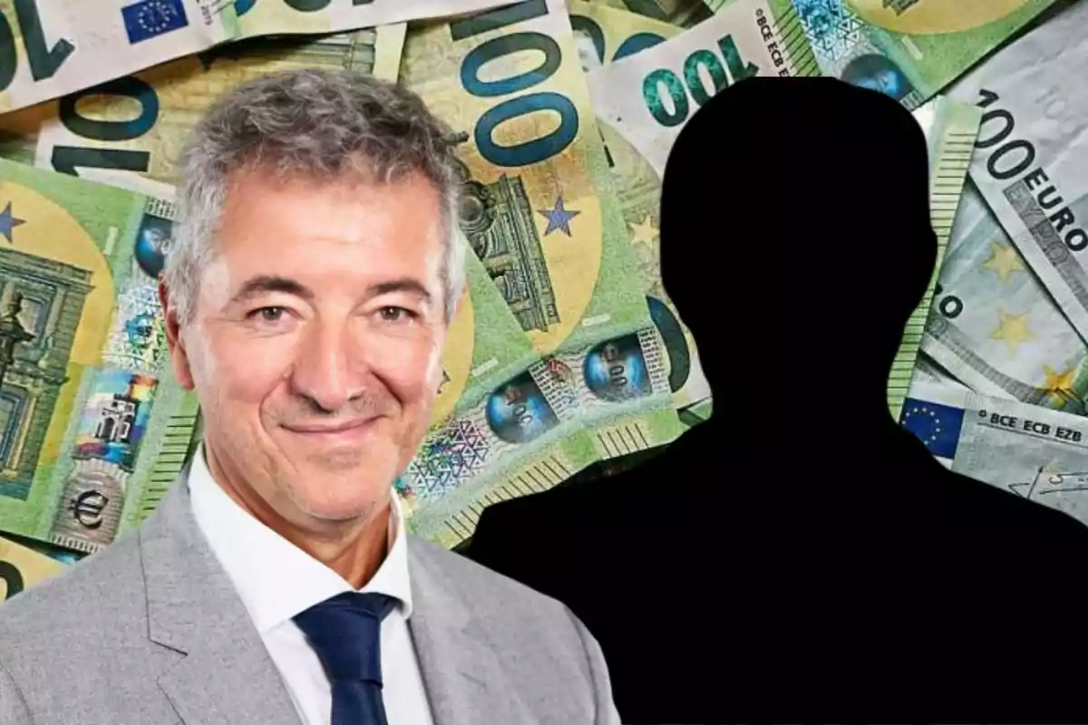 Hombre de traje sonriendo frente a billetes de euro con una silueta negra a su lado.