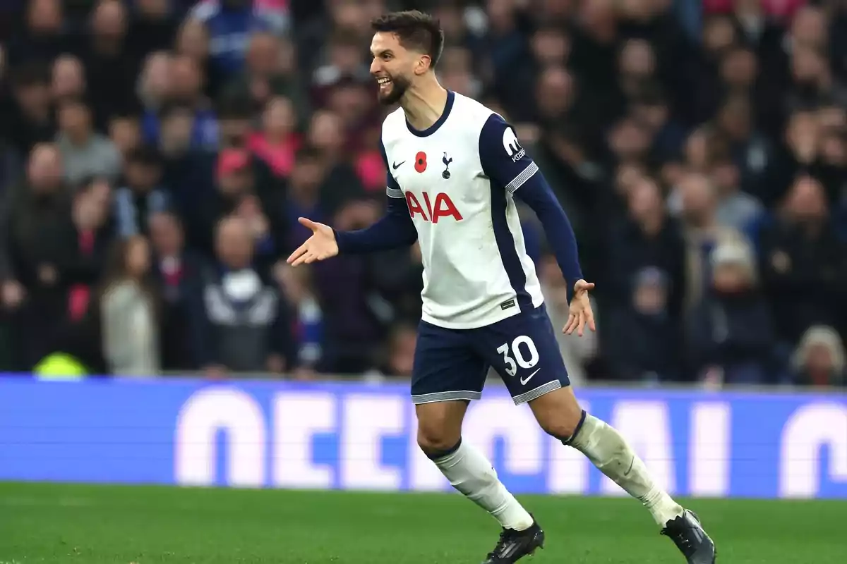 Rodrigo Bentancur busca su llegada Rodrigo Bentancur busca su llegada