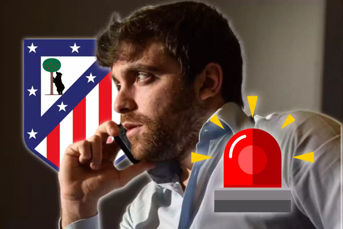 Hombre hablando por teléfono con el logo del Atlético de Madrid y una sirena roja de alerta.