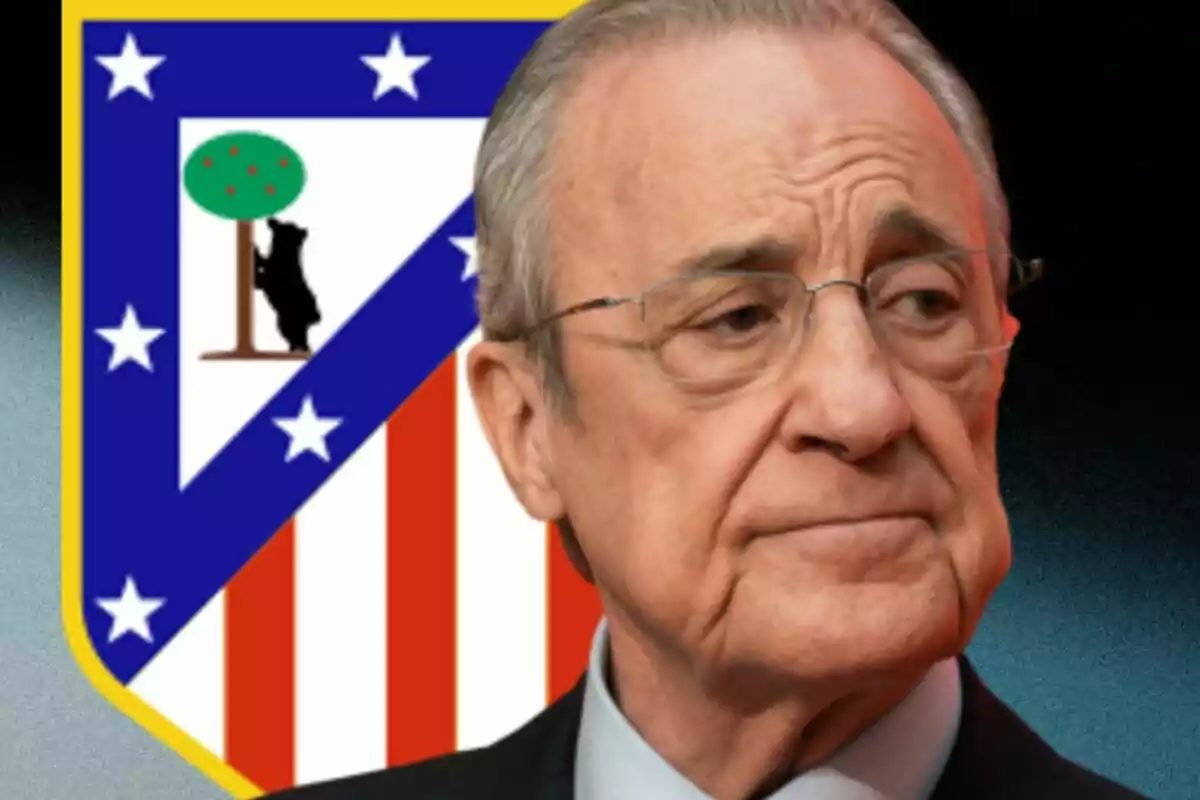Hombre mayor con gafas y expresión seria frente al escudo del Atlético de Madrid