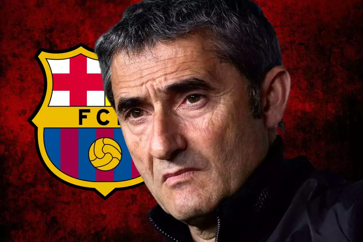 El entrenador del Athletic Club, Ernesto Valverde, junto al escudo del FC Barcelona, club al que entrenó durante unas cuantas temporadas.