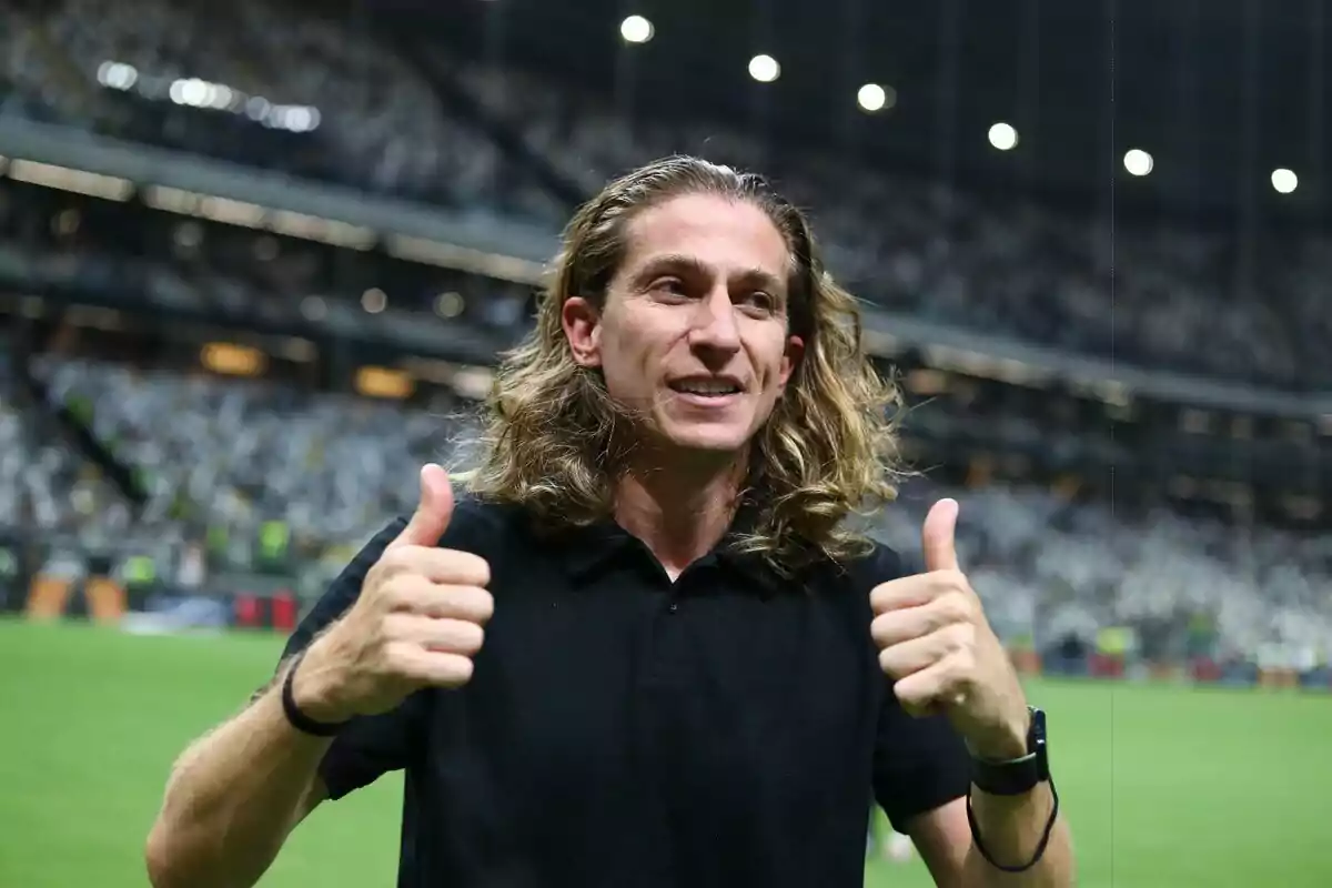 Filipe Luis makes history at Flamengo