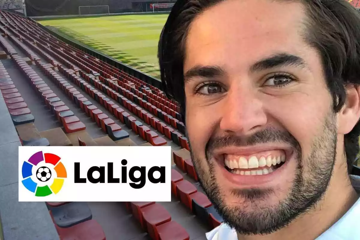 Isco sonriendo junto al logo de LaLiga y el Estadio de Vallecas