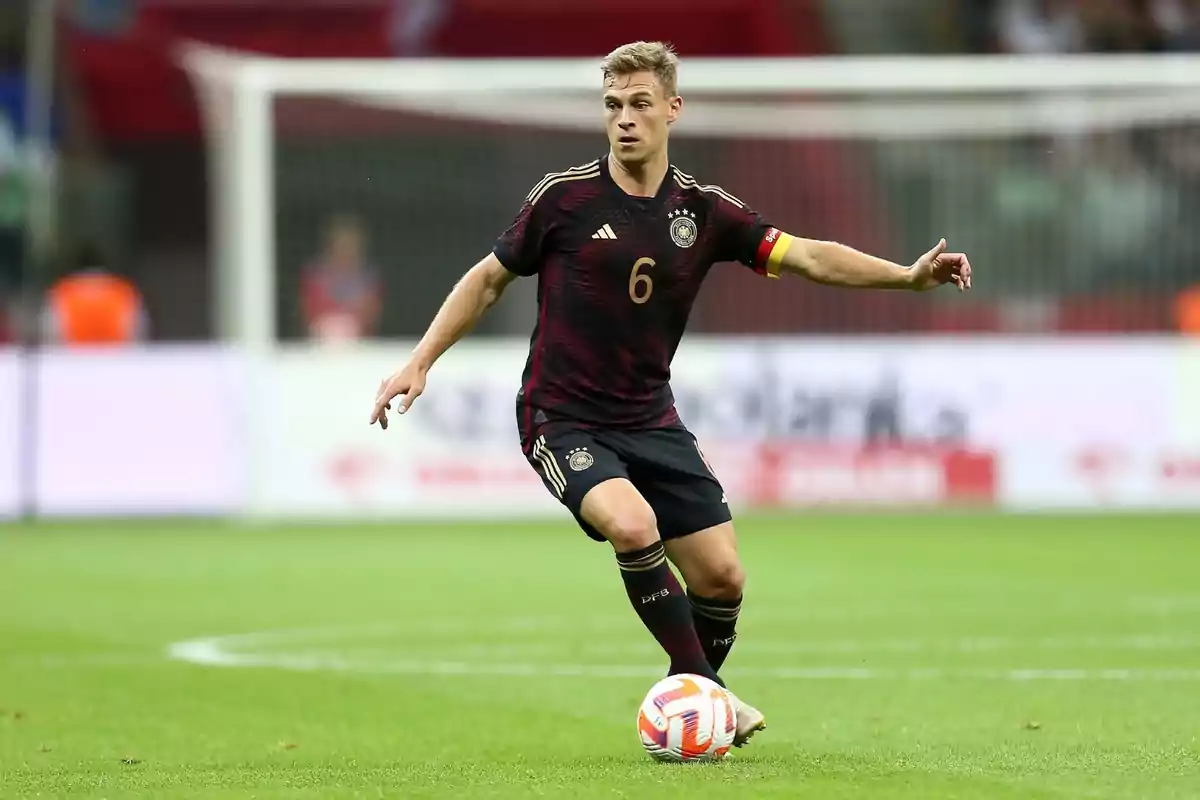 Joshua Kimmich during a match with the German National Team controlling the ball