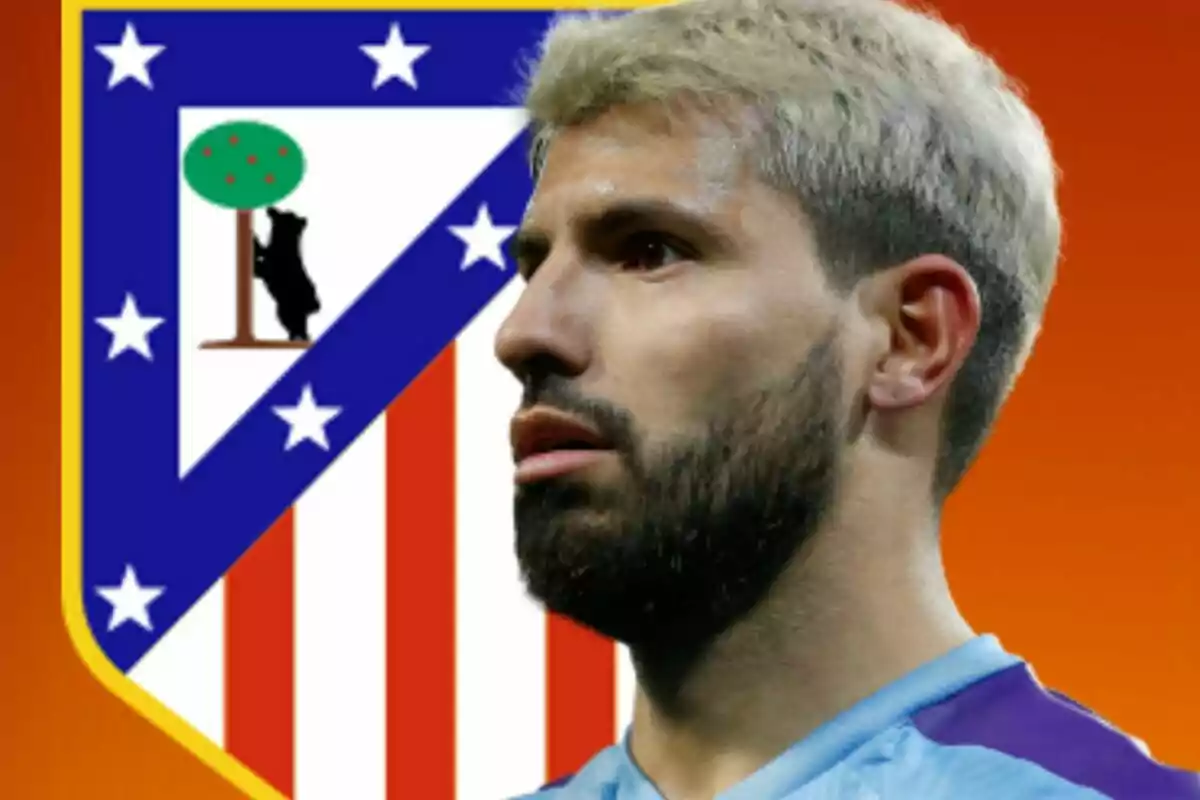 Un jugador de fútbol con cabello rubio y barba aparece en primer plano, con el escudo del Atlético de Madrid de fondo sobre un degradado naranja.