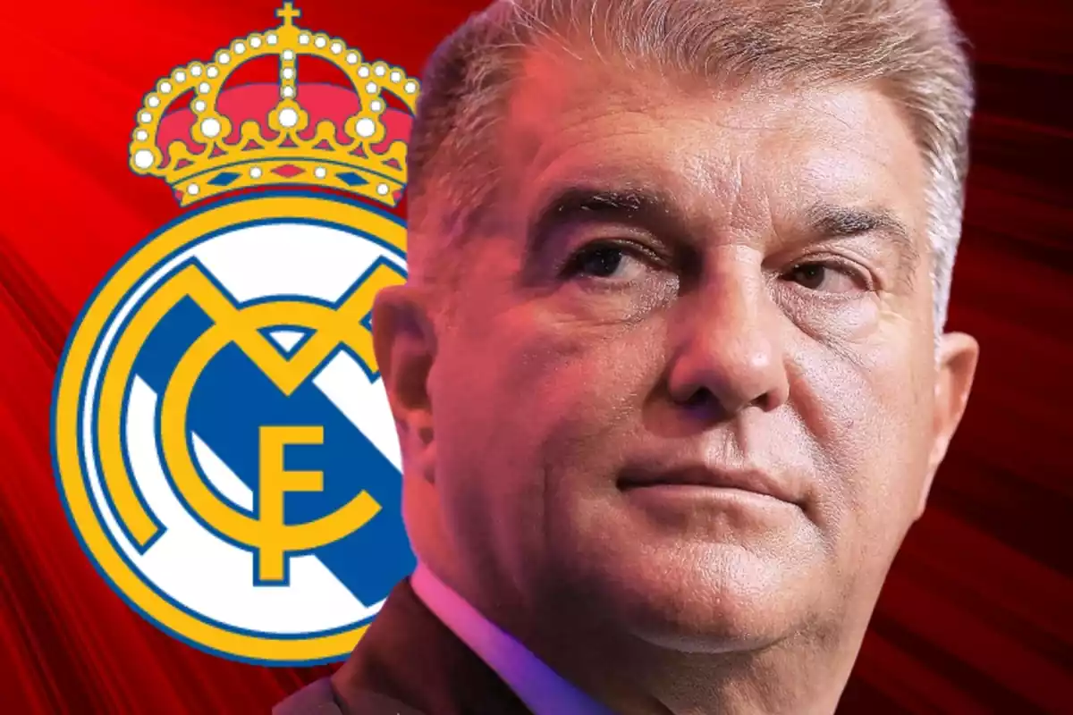 Joan Laporta mirando de reojo al escudo del Real Madrid sobre una luz roja