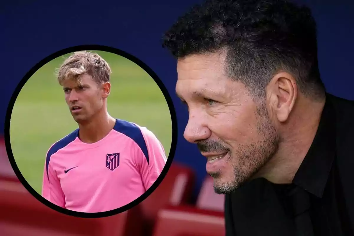 Un hombre con barba y cabello oscuro sonríe mientras observa a un joven futbolista rubio con camiseta rosa del Atlético de Madrid en un recuadro.