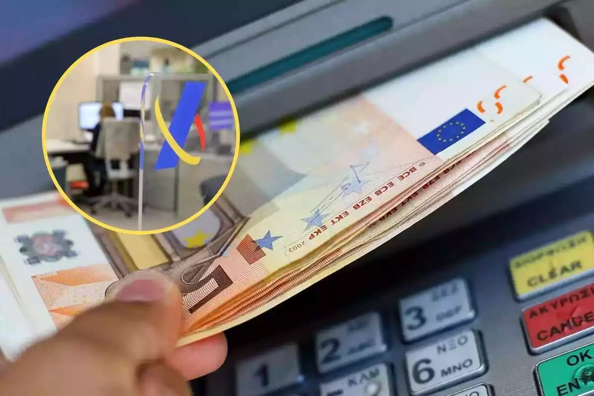 Montaje de un primer plano de unos dedos sacando billetes de un cajero junto a una imagen en un marco de la Agencia Tributaria
