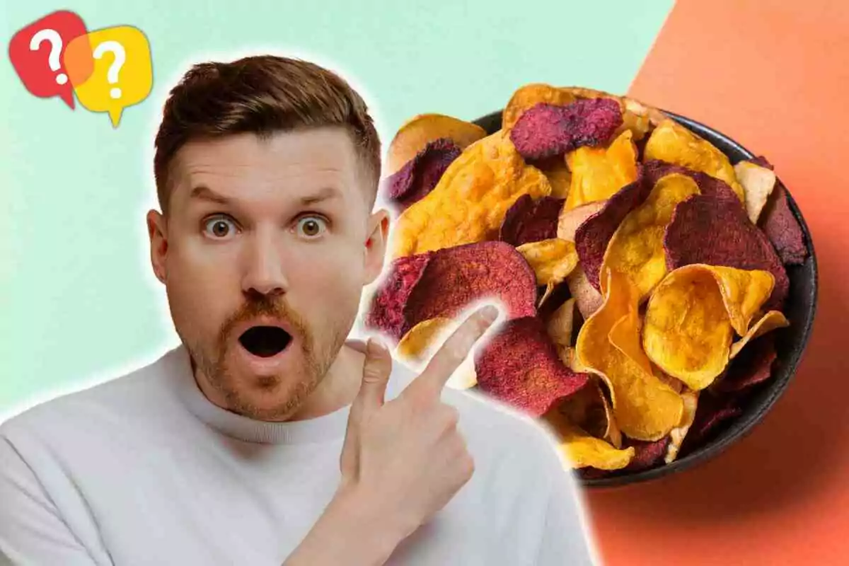 Un hombre sorprendido señala un tazón lleno de chips de vegetales de colores variados, con un fondo de colores pastel y dos burbujas de diálogo con signos de interrogación. Un hombre sorprendido señala un tazón lleno de chips de vegetales de colores variados, con un fondo de colores pastel y dos burbujas de diálogo con signos de interrogación.