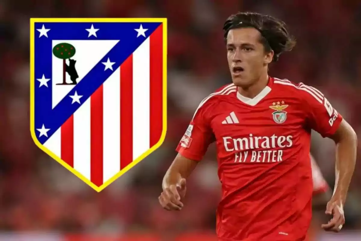 Jugador de fútbol con camiseta roja del Benfica junto al escudo del Atlético de Madrid.
