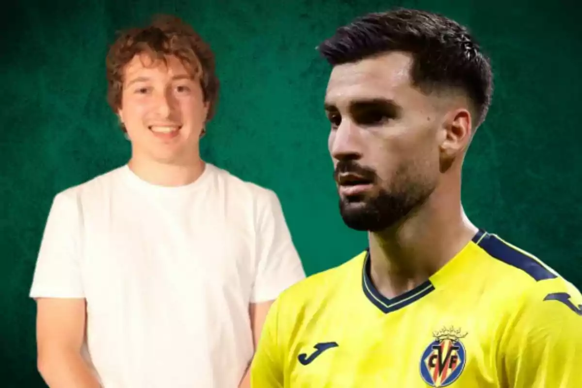 Dos personas posan frente a un fondo verde; una lleva una camiseta blanca y la otra un uniforme amarillo de fútbol.