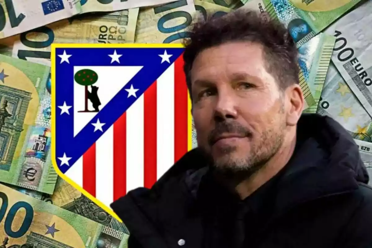 Un hombre con barba y cabello oscuro está frente a un fondo de billetes de euro y el escudo de un equipo de fútbol.