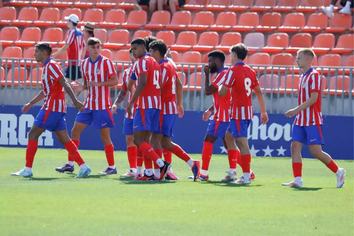 Jugadores de la primera plantilla jugaron junto al Atleti B de Fernando Torres