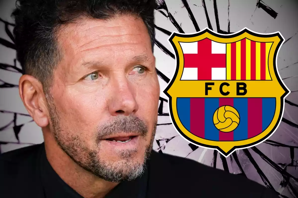 Simeone en primer plano mirando a un escudo del FC Barcelona sobre un cristal roto