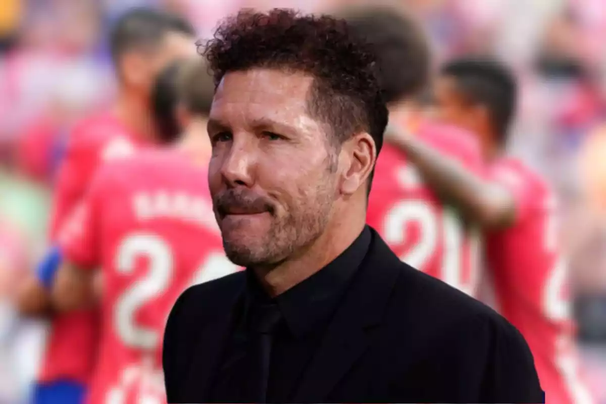 Imagen de Simeone en un montaje con jugadores del Atlético de Madrid