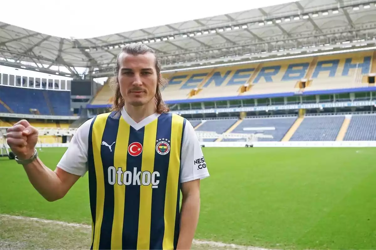 Imagen de Soyuncu con el Fenerbahçe