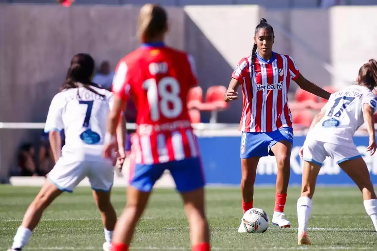 El Atlético de Madrid, controlador ante el Deportivo de la Coruña