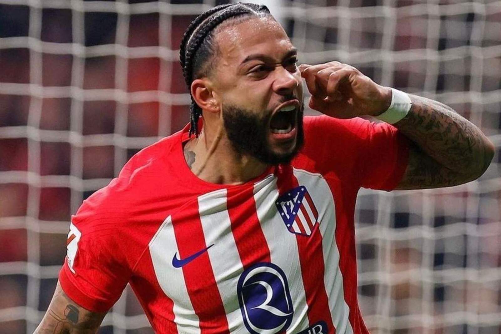Memphis celebrando el gol contra el Inter de Milán