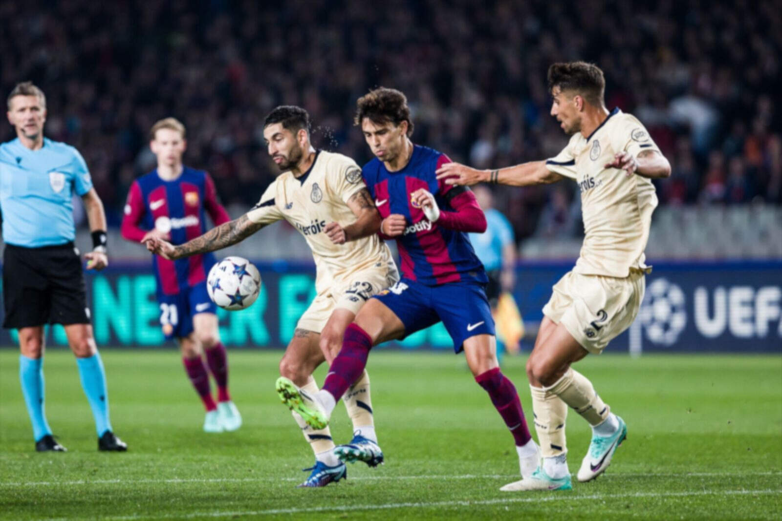 Alan Varela en un partido ante el Barça en la pasada Champions League